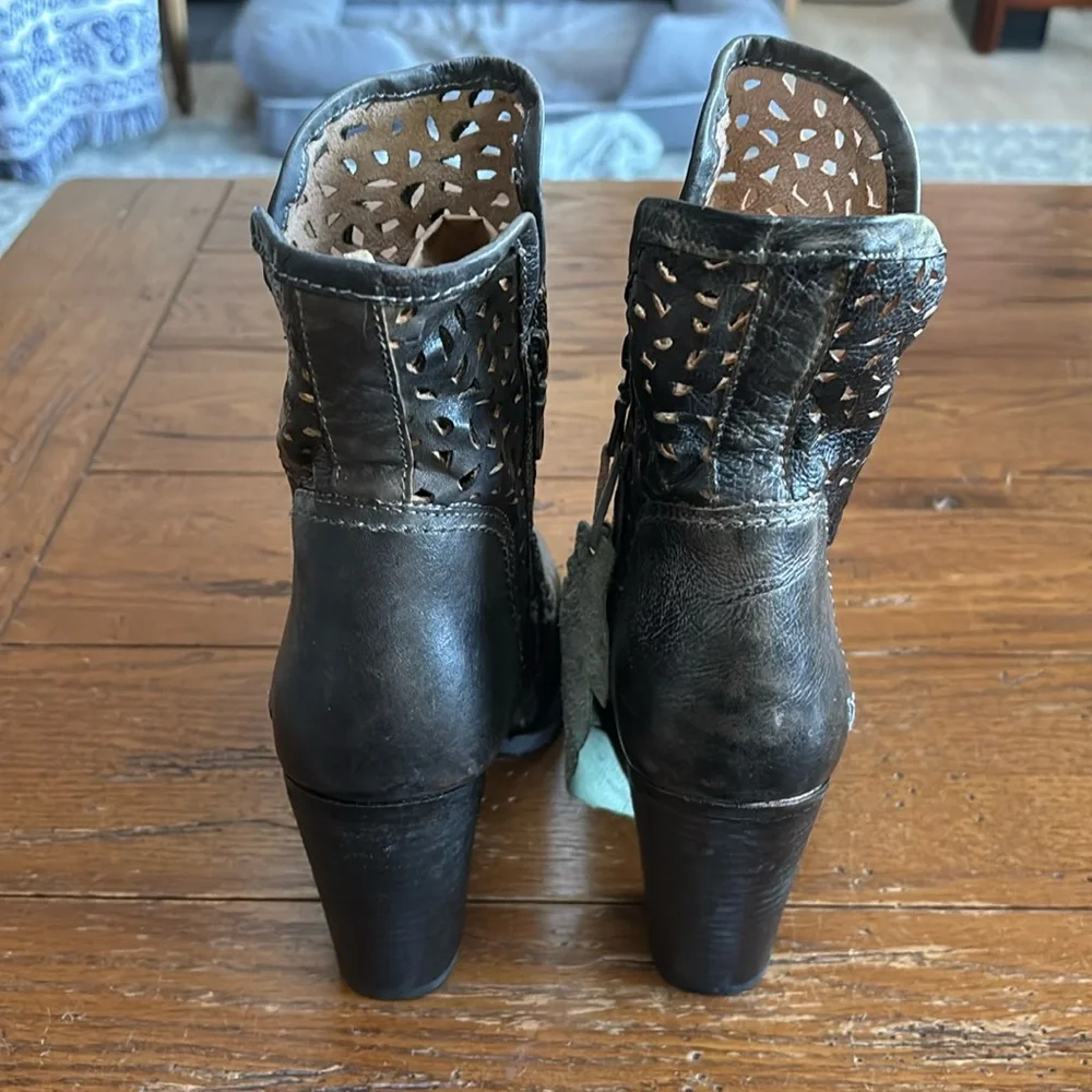 Bed Stu Irma Boots Women’s Graphite Leather Laser Cut Heeled Booties NWT Size 10